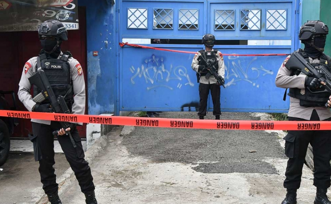 Langkah Cepat Aksi Densus 88 Gerebek Rumah Terduga Teroris di Tanjung Barat